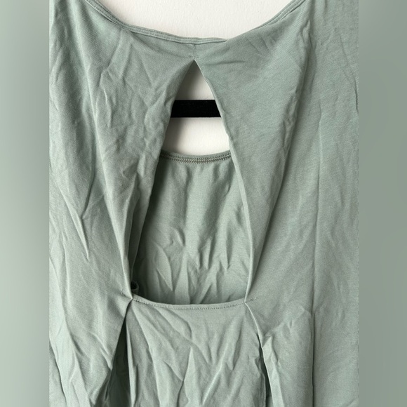 On running ACTIVE-T BREATHE sage green tshirt - Picture 7 of 9